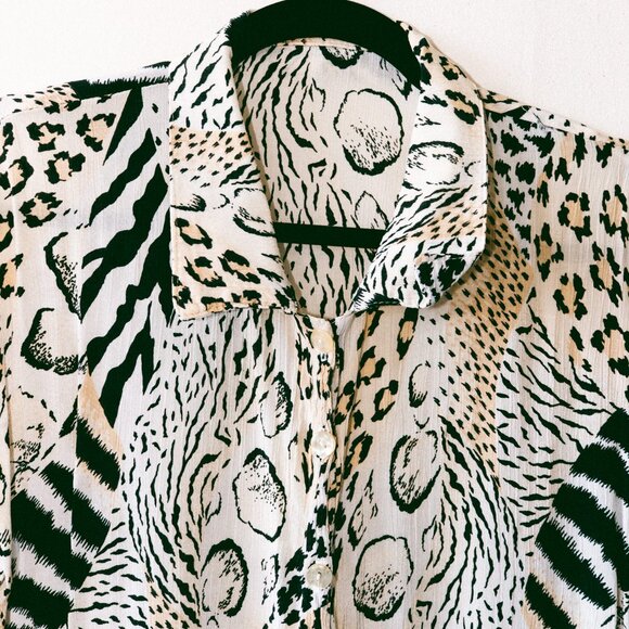 Vintage 90s/Y2K Animal Print Blouse – Textured Mixed Prints, Short Sleeve (M/L) - Picture 3 of 4